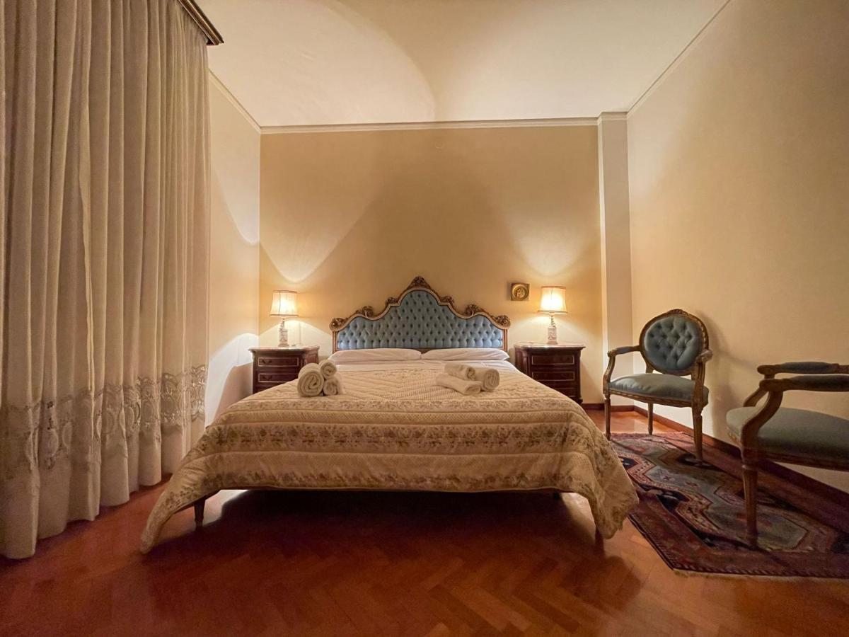 Royal Suite - Near Station & City Center Modena Eksteriør billede